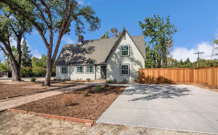 Property Photo: 4313 N Thorne Avenue CA 93704