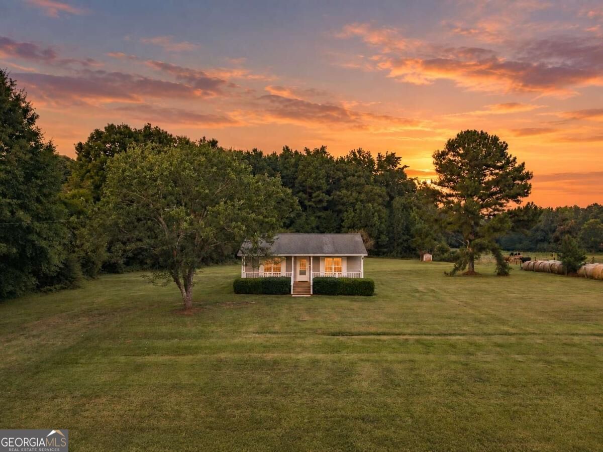 Property Photo: 984 Arnoldsville Road GA 30683