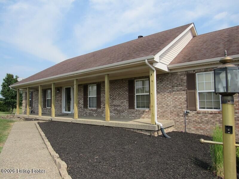 Property Photo: 1000 Lakeside Dr KY 40071