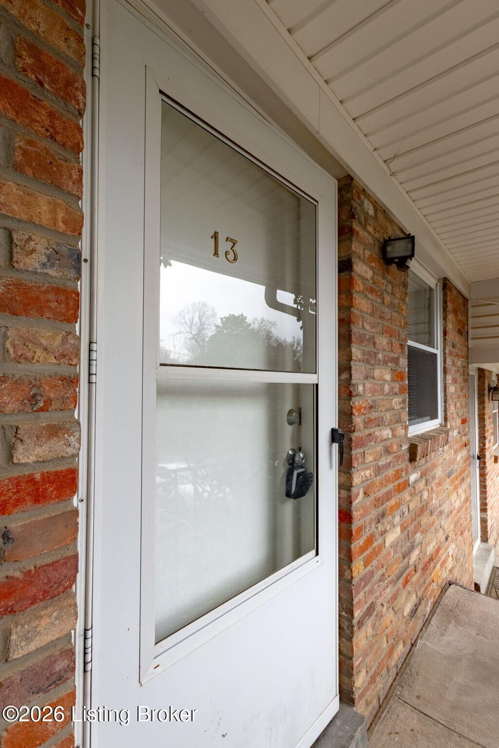 Property Photo: 198 Crescent Ave Apt 13 KY 40206