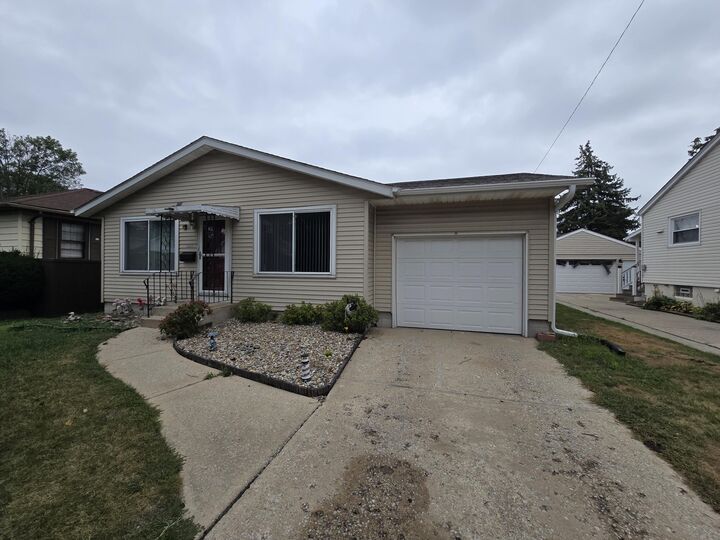Property Photo:  1125 170th Street  IN 46324 