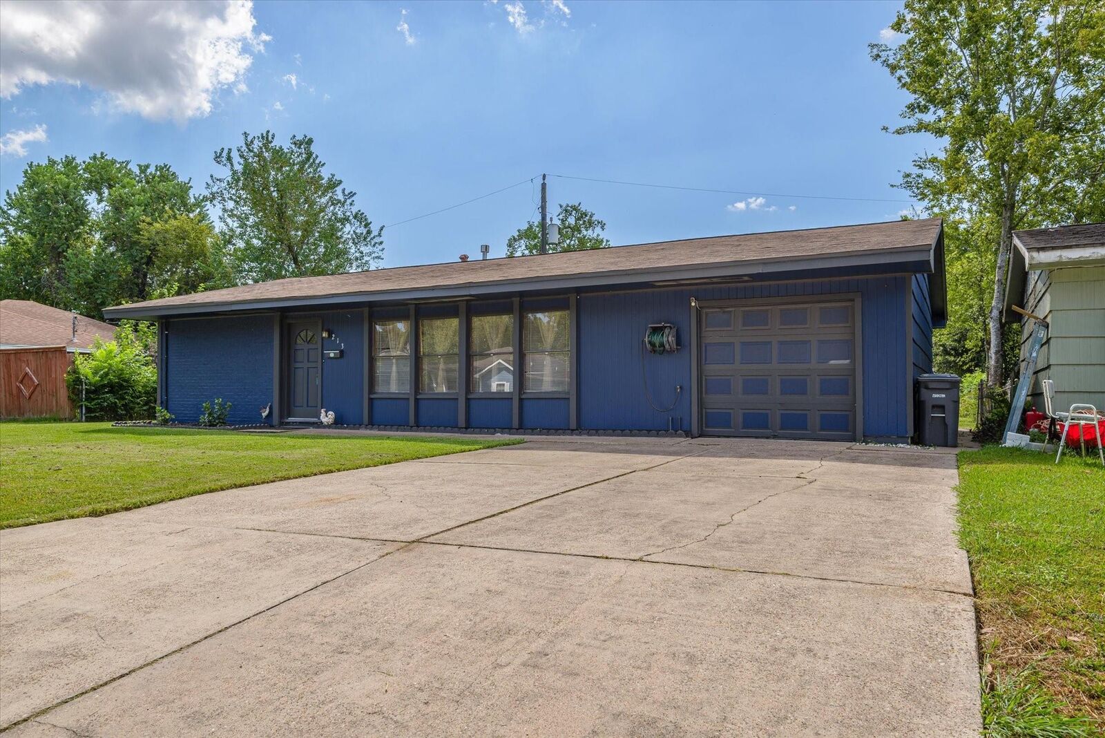 Property Photo:  213 Highland Drive  TX 77563 