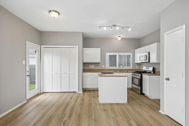 Property Photo: 1609 Nichole Woods Drive TX 77047