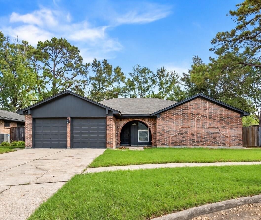 Property Photo:  6111 Sunnygate Drive  TX 77373 