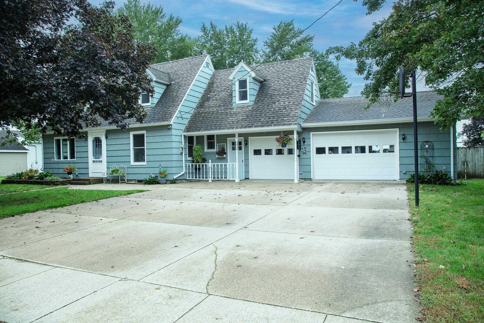 Property Photo:  77 Monroe Street  IA 50658 