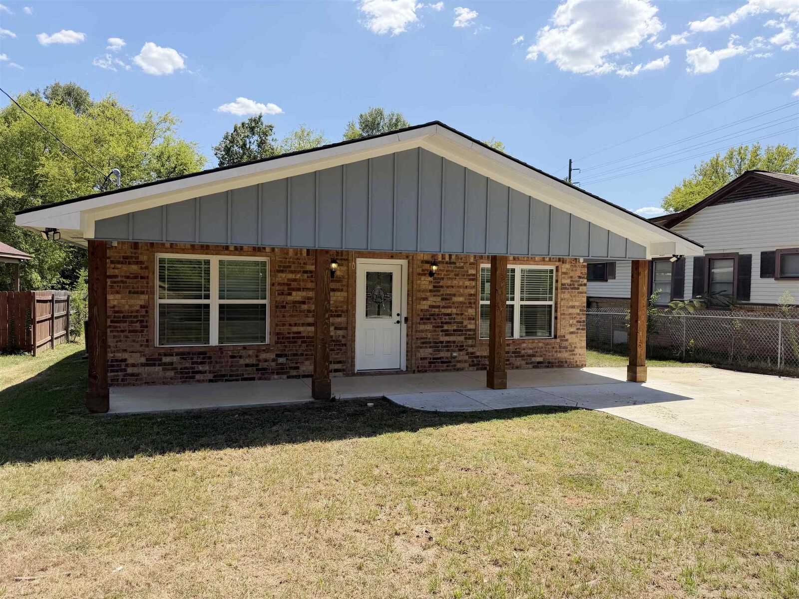 Property Photo: 1210 Ridgelea Ave TX 75602