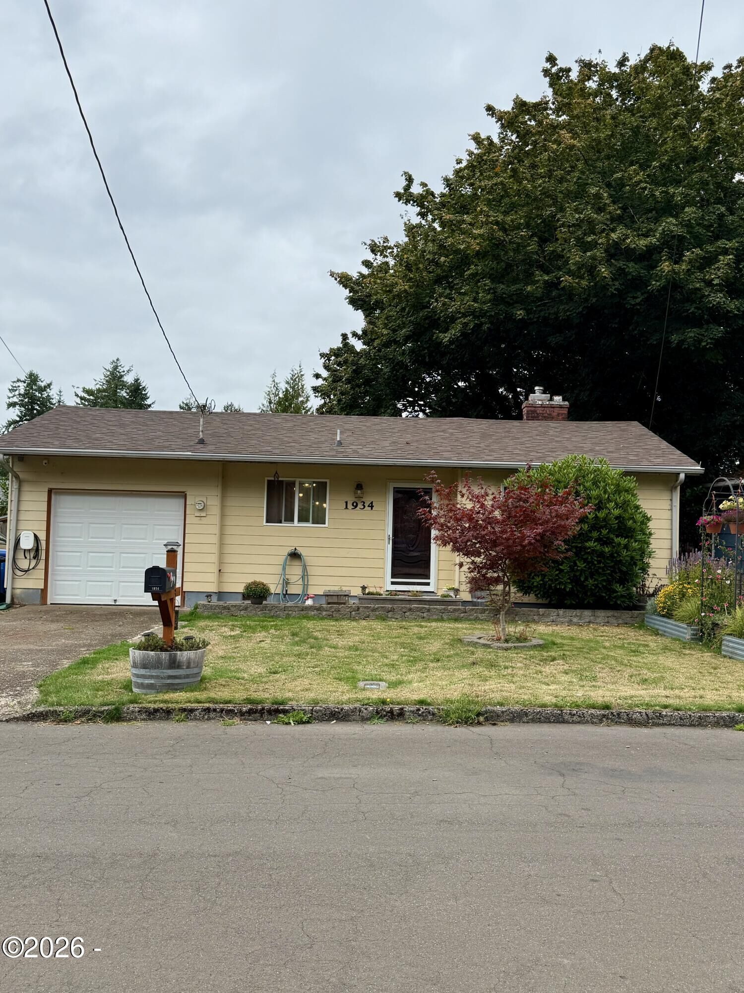 Property Photo:  1934 SE Kauri Street  OR 97391 