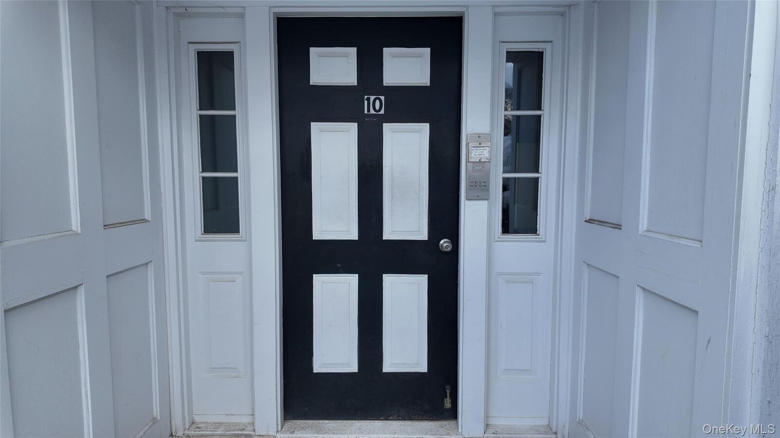 Property Photo: 10 Lenox Court Court #807 NY 10901