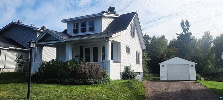 Property Photo:  124 E Chisholm St  MN 55803 