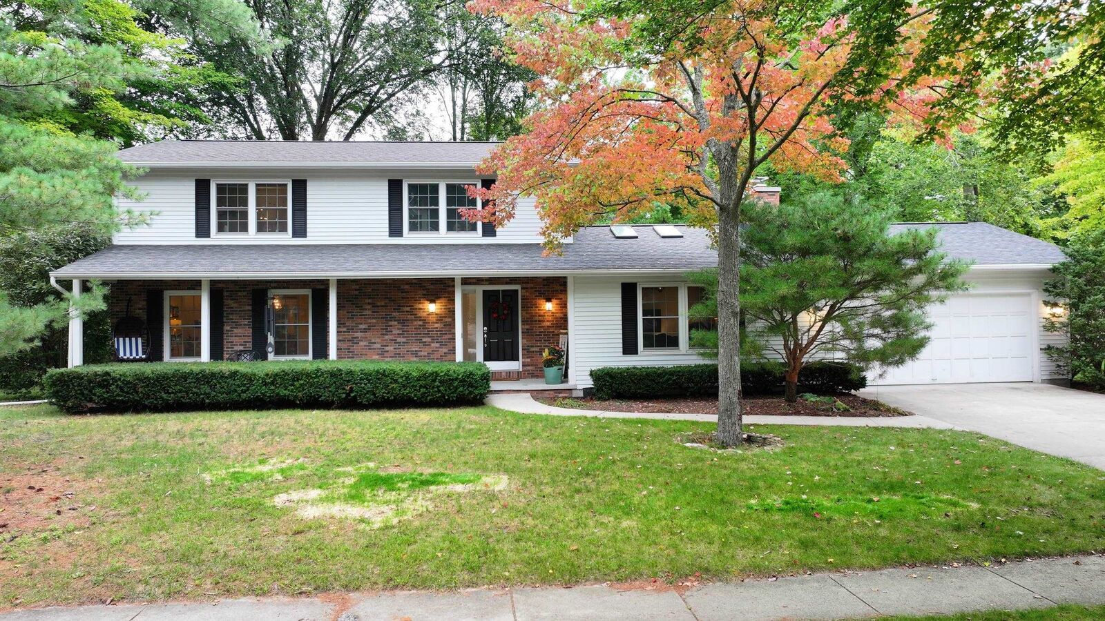 Property Photo:  3004 Camberley  MI 48640 