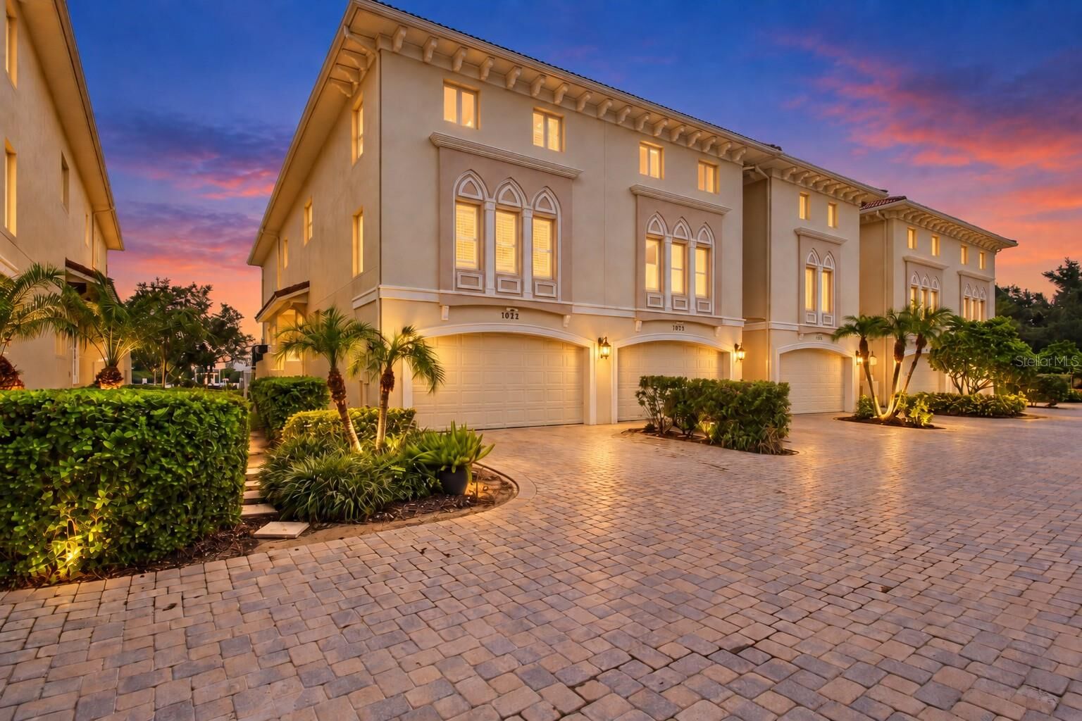 Property Photo:  1022 Paseo Del Rio NE 1022  FL 33702 
