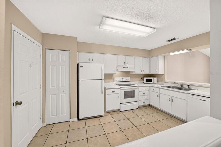 Property Photo:  2478 SE 18th Circle  FL 34471 