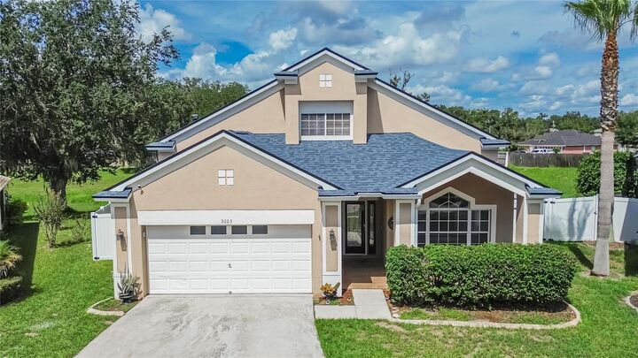Property Photo:  3003 Summer Cruise Drive  FL 33594 
