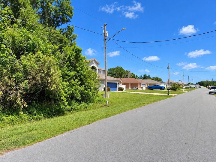Property Photo:  1005 Cannes Drive  FL 34759 