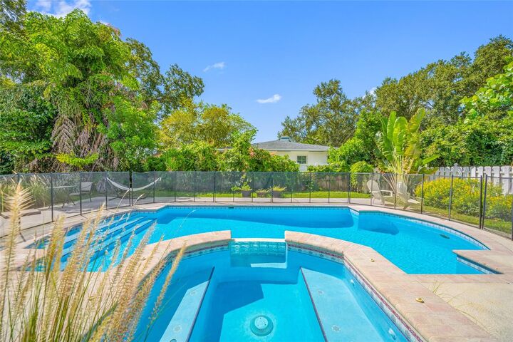 Property Photo: 1225 11 Street N FL 33705