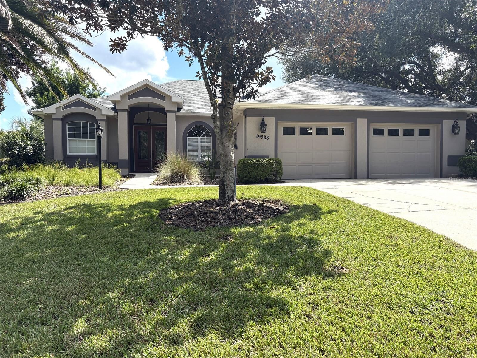Property Photo:  19588 SW 86th Lane  FL 34432 