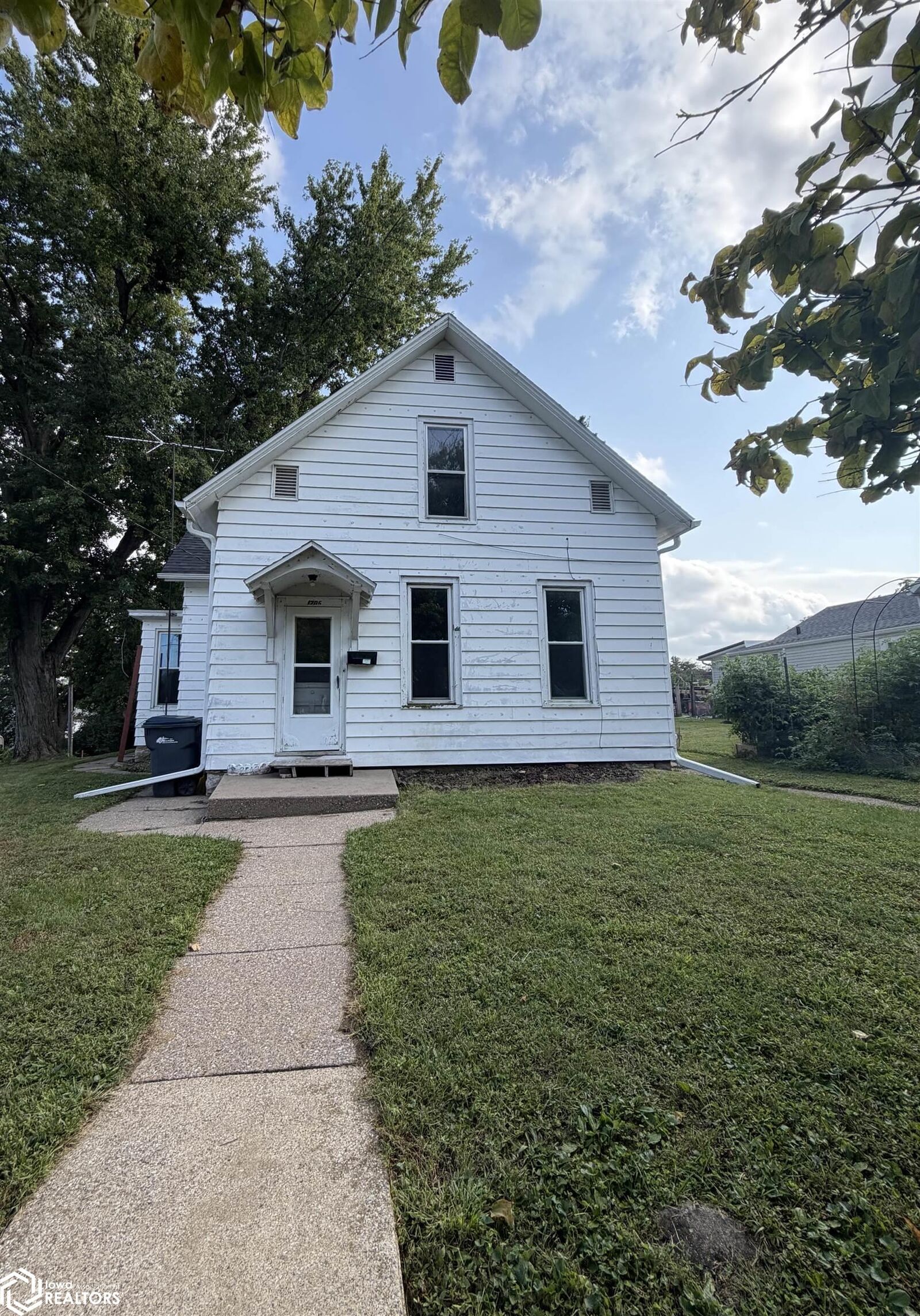 Property Photo:  1205 Plank Street  IA 52601 
