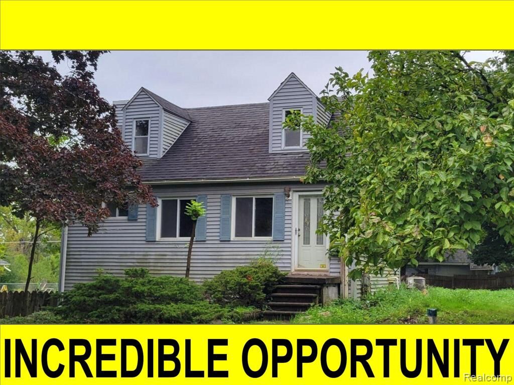 Property Photo:  28391 Rollcrest Road  MI 48334 4023 