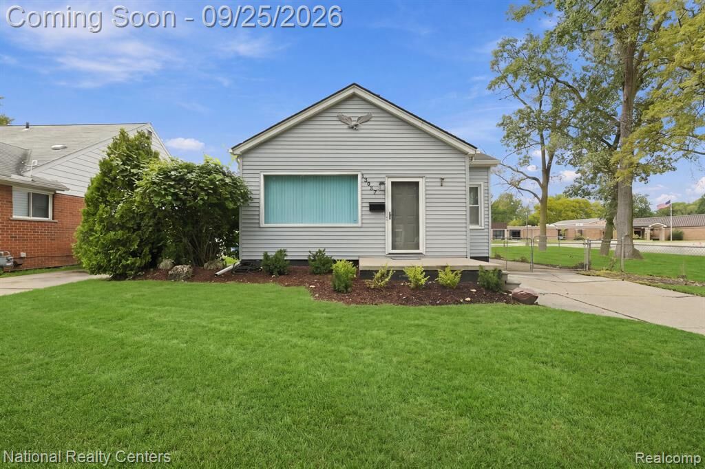Property Photo:  13957 Berwyn  MI 48239 2904 