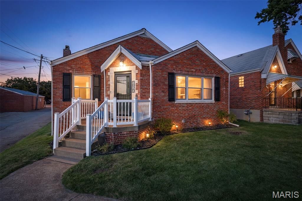 Property Photo:  5829 Oleatha Avenue  MO 63139 