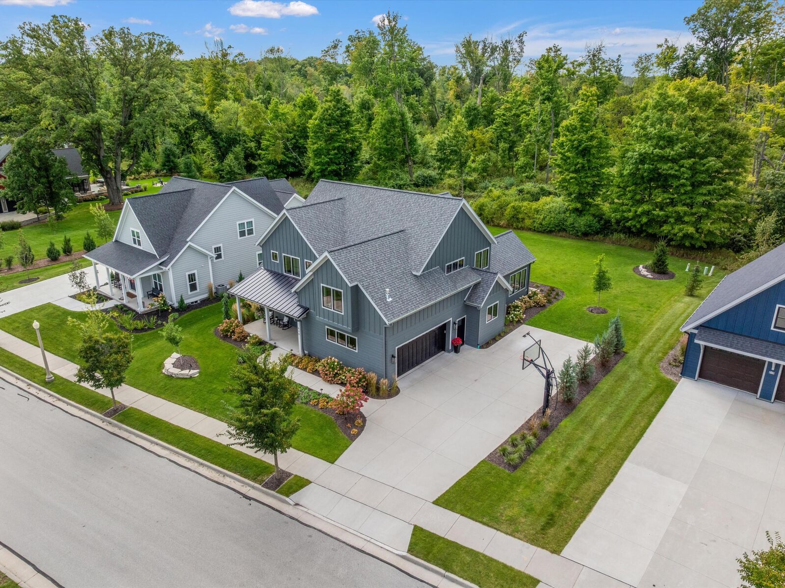 Property Photo: 630 Clearings Dr WI 53044
