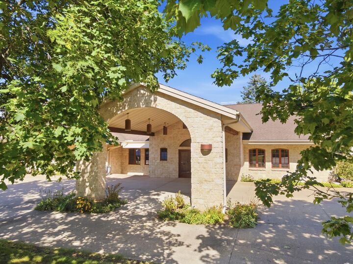 Property Photo:  1001 Quincy Street -  WI 54650 