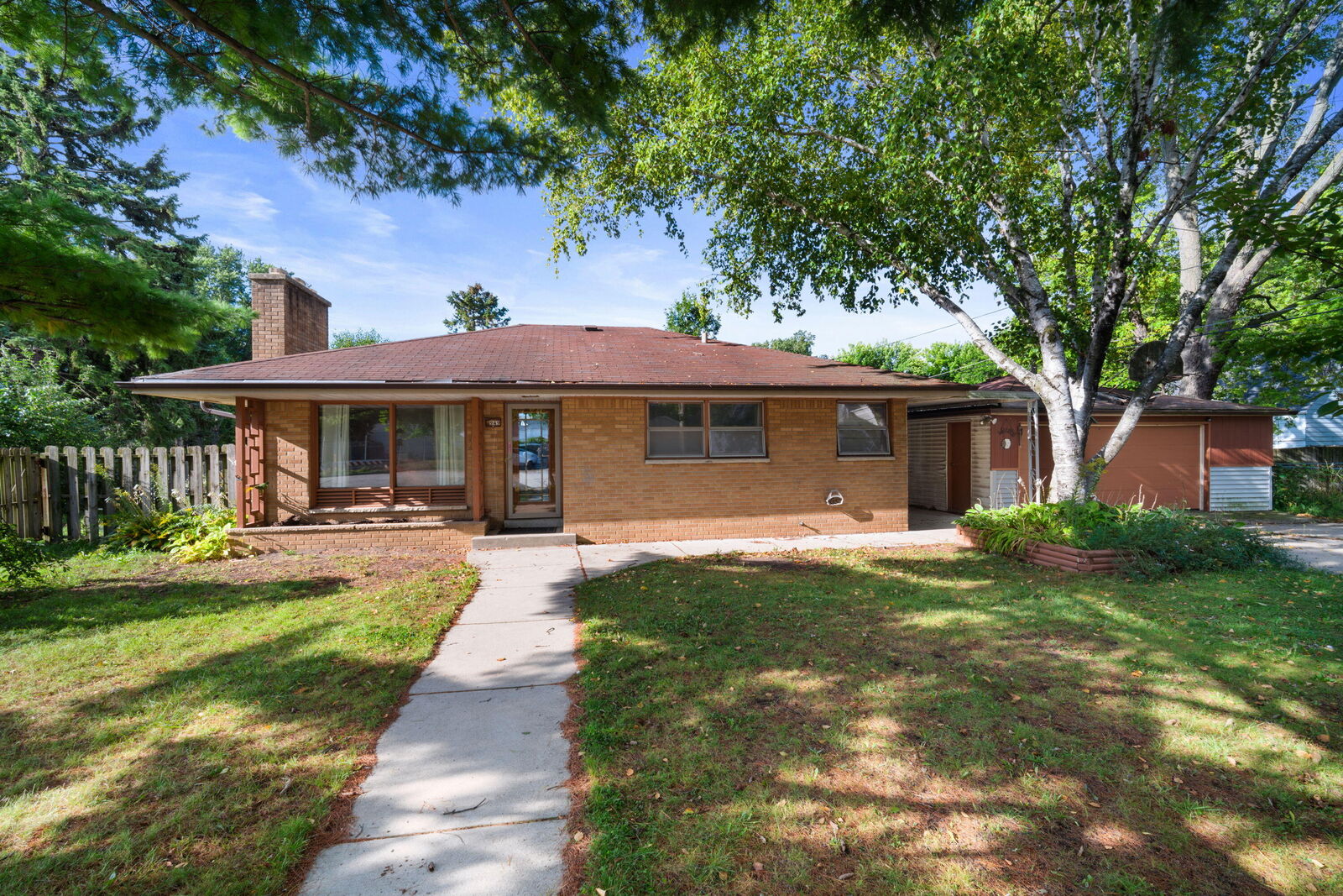 Property Photo:  949 W Plainfield Ave  WI 53221 