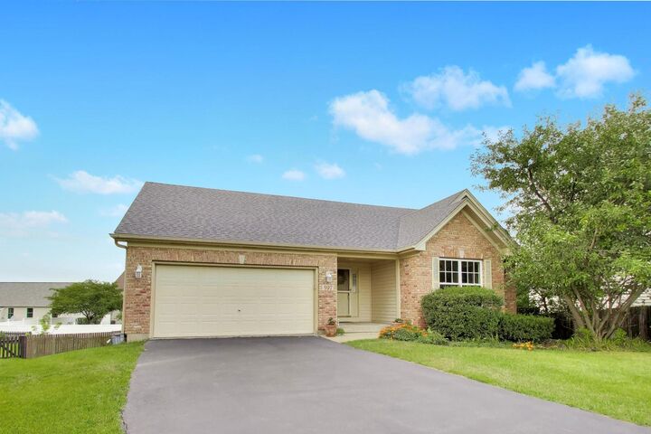 Property Photo: 597 Turnbury Court W IL 60115