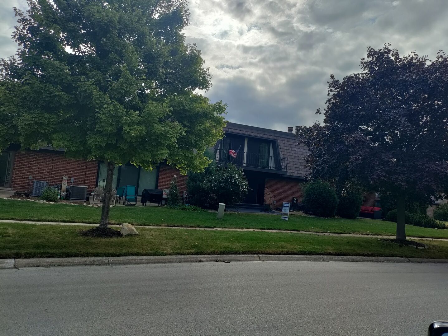 Property Photo:  2 Cour Lasalle  IL 60465 