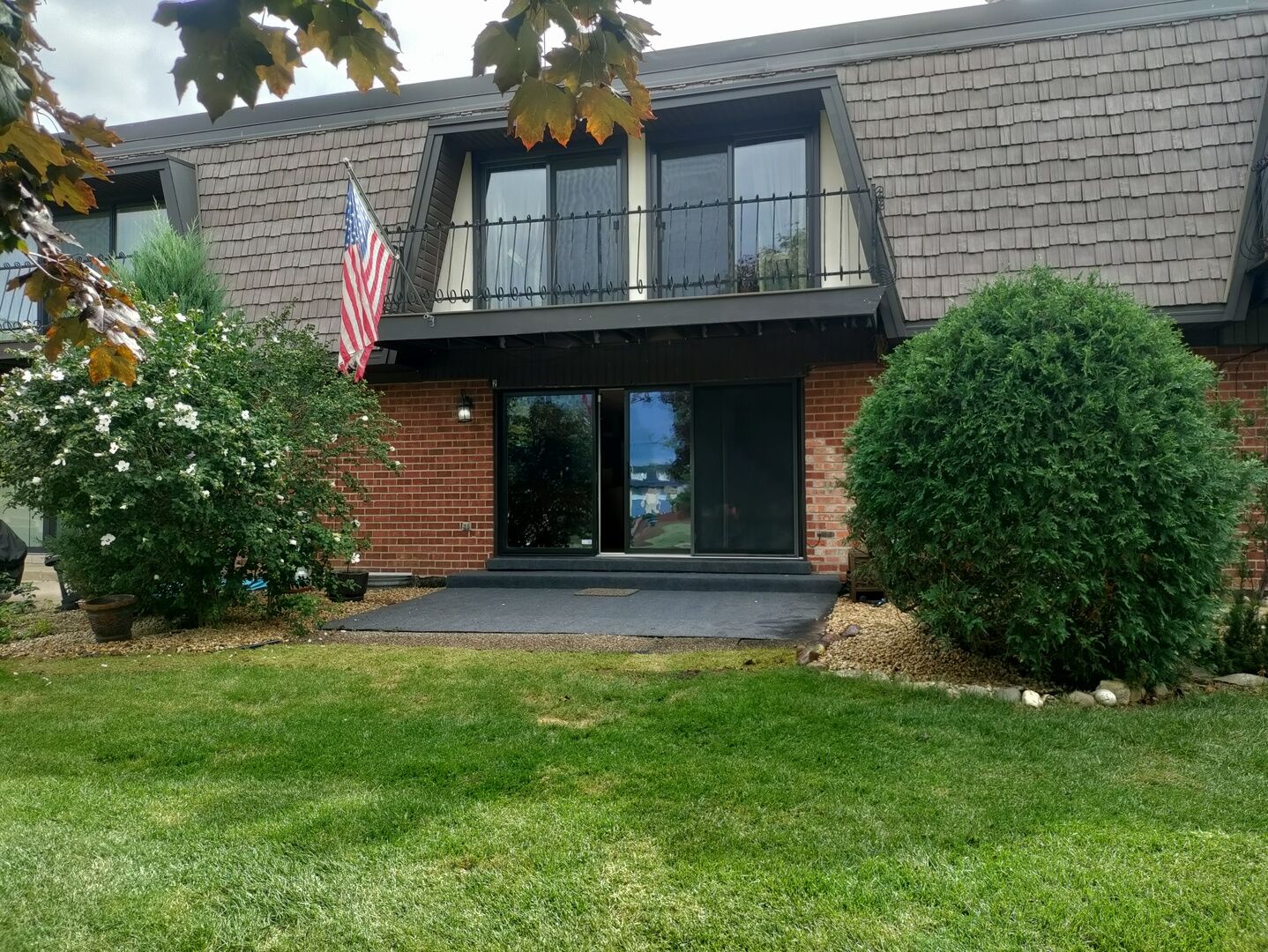 Property Photo:  2 Cour Lasalle  IL 60465 