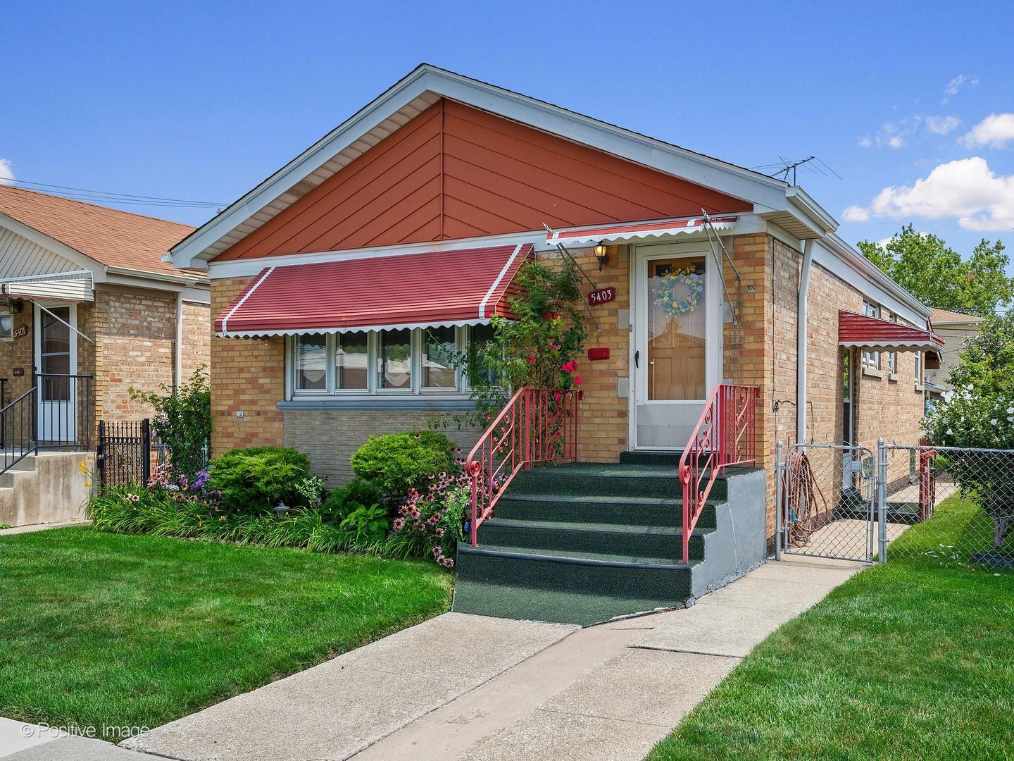 Property Photo: 5403 S Lotus Avenue IL 60638
