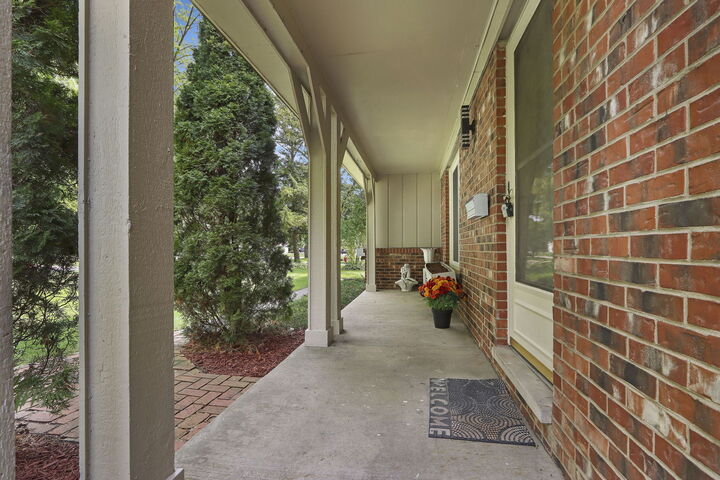 Property Photo:  713 Dawes Street  IL 60048 