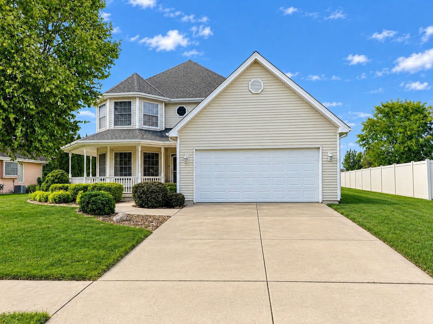 Property Photo:  933 Brian Drive  IL 60950 