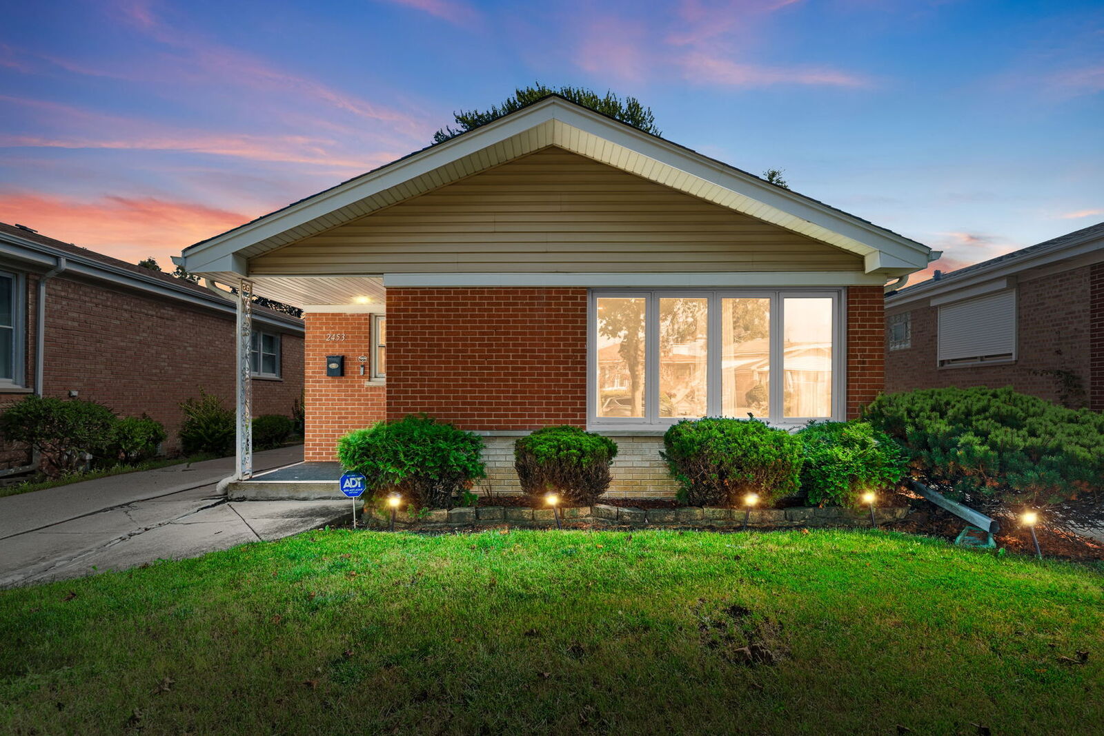 Property Photo:  2453 George Street  IL 60131 