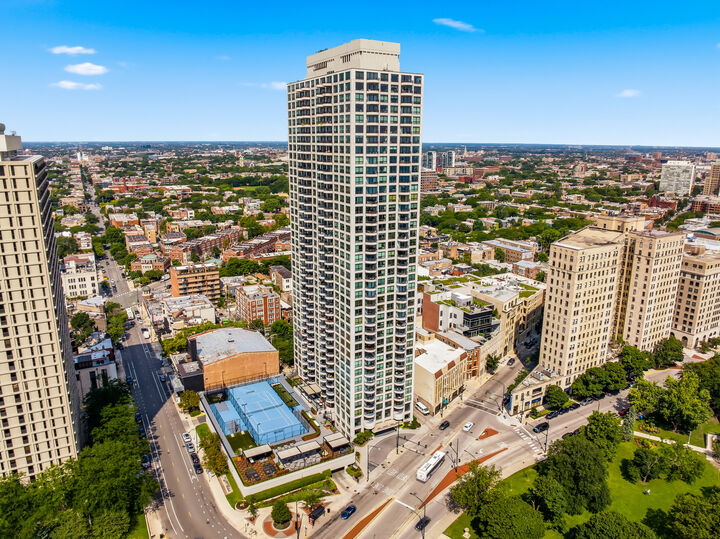 Property Photo: 2020 N Lincoln Park West 15G IL 60614