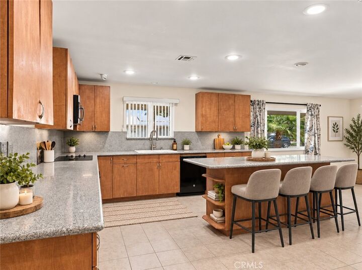 Property Photo:  5170 E Huntington  CA 93727 