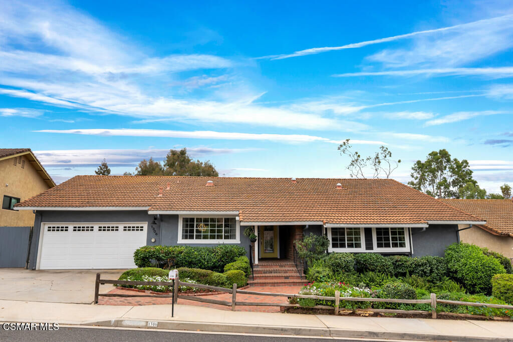 Property Photo:  1306 Nonchalant Drive  CA 93065 