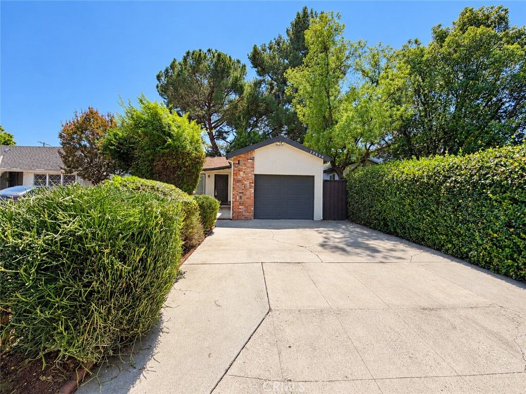 Property Photo:  22538 Berdon Street  CA 91367 