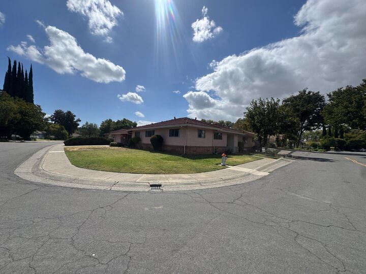 Property Photo: 916 Bell Air Drive CA 95822