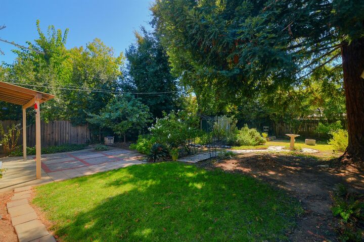 Property Photo: 2368 Irvin Way CA 95822