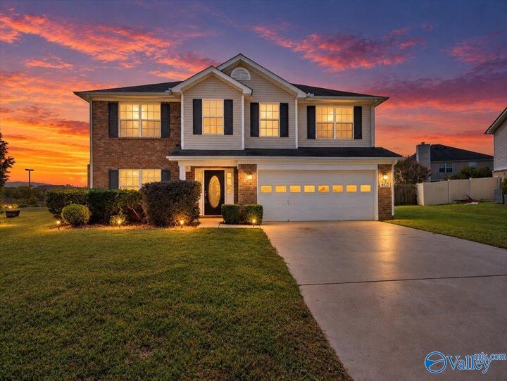 Property Photo: 4822 Inglewood Court SE AL 35763