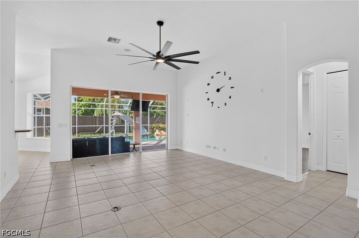 Property Photo:  1012 SW 39th Terrace  FL 33914 