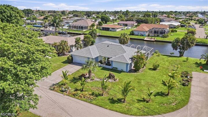 Property Photo:  202 SE 37th Terrace  FL 33904 