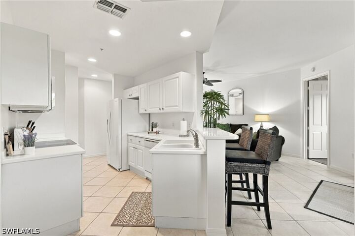 Property Photo:  4705 Hawks Nest Way 102  FL 34114 