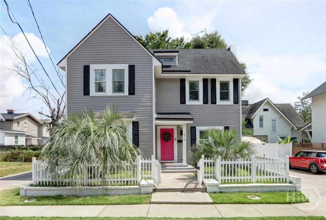 Property Photo:  1810 Habersham Street  GA 31401 