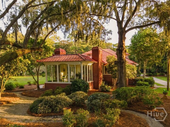 Property Photo:  5909 Laroche Avenue  GA 31406 