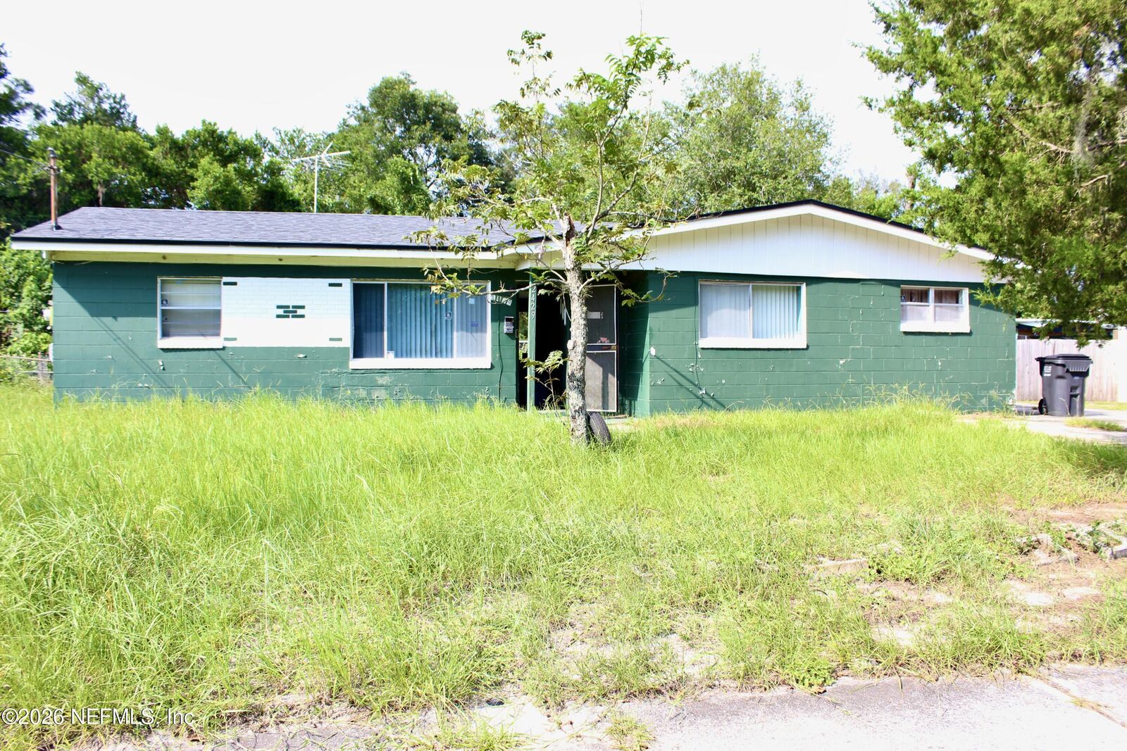 Property Photo: 2429 Palmdale Street FL 32208