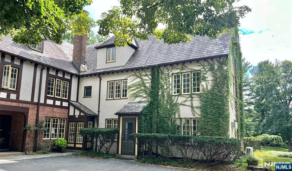 Property Photo:  45 Dwight Place 8  NJ 07631 