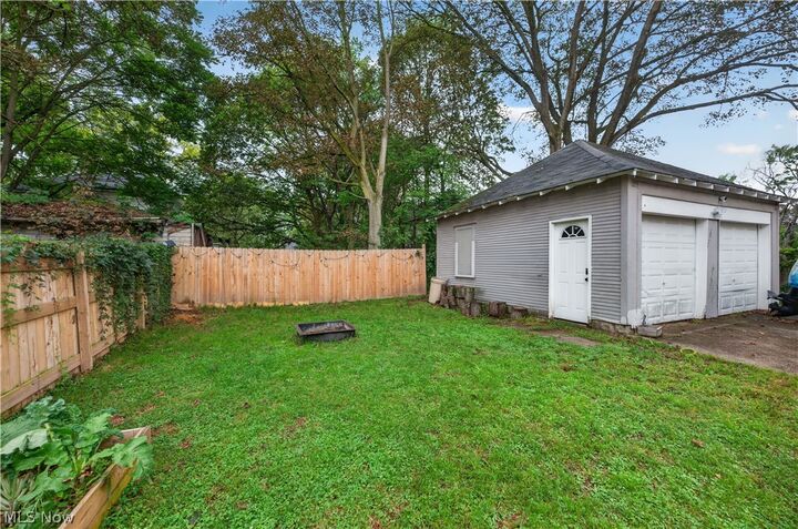 Property Photo: 728 Wall Street OH 44310