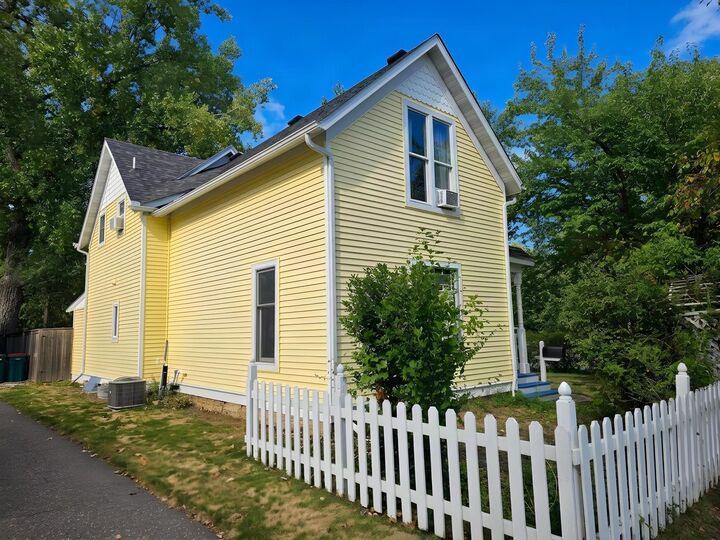 Property Photo: 809 Oak Street WI 54016